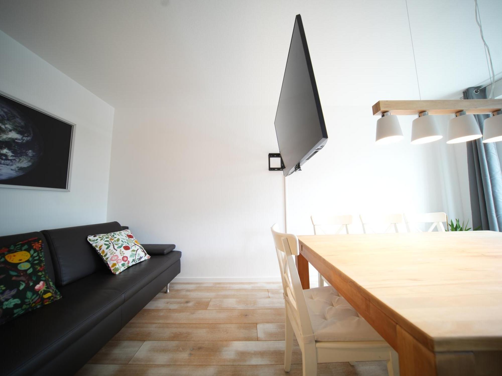 8 Min Per U-bahn Zum Marienplatz - 120 Qm Schwabing - 3 Sz - 2 Baeder - 9 Personen Appartement