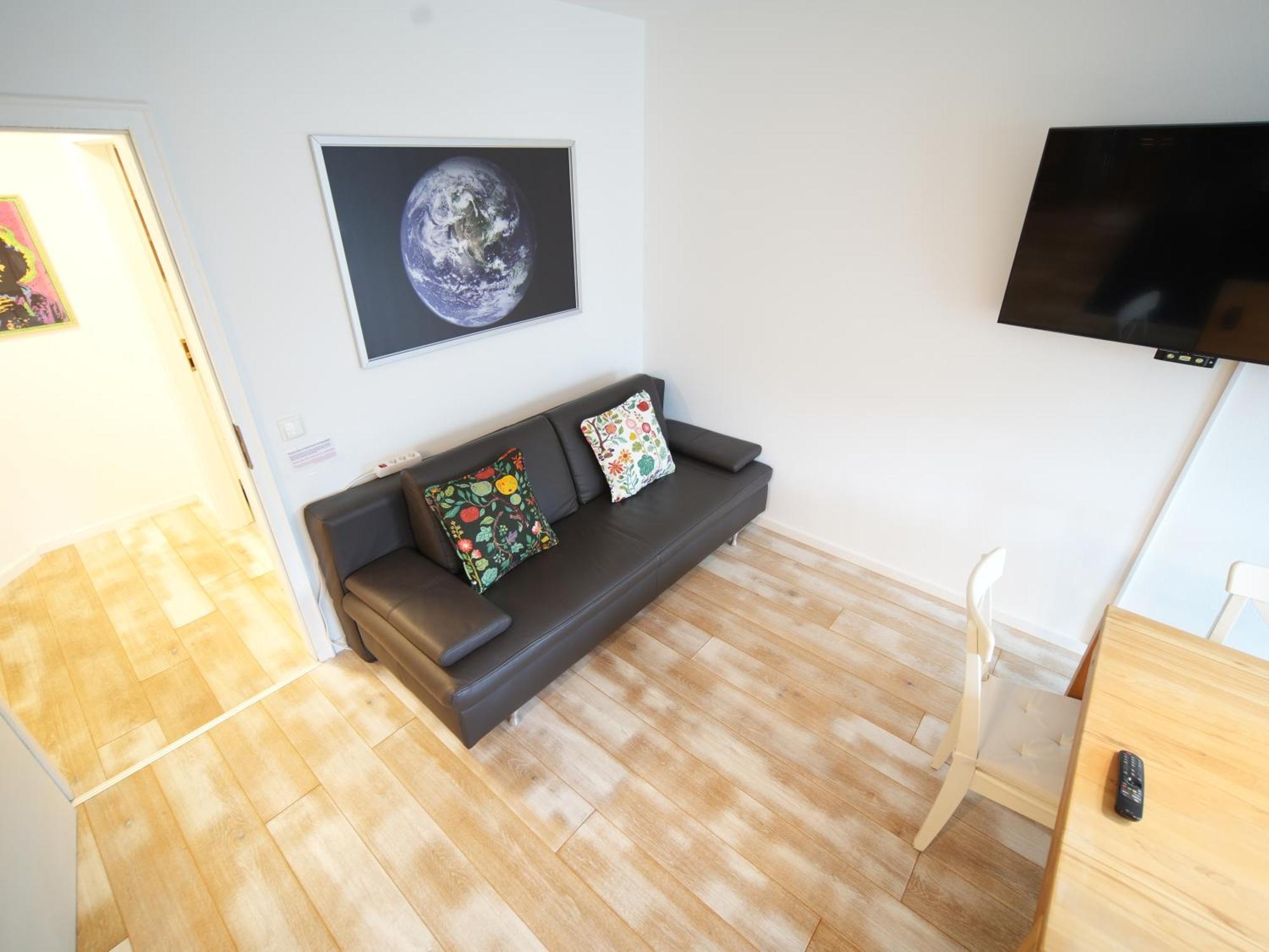 8 Min Per U-bahn Zum Marienplatz - 120 Qm Schwabing - 3 Sz - 2 Baeder - 9 Personen Appartement
