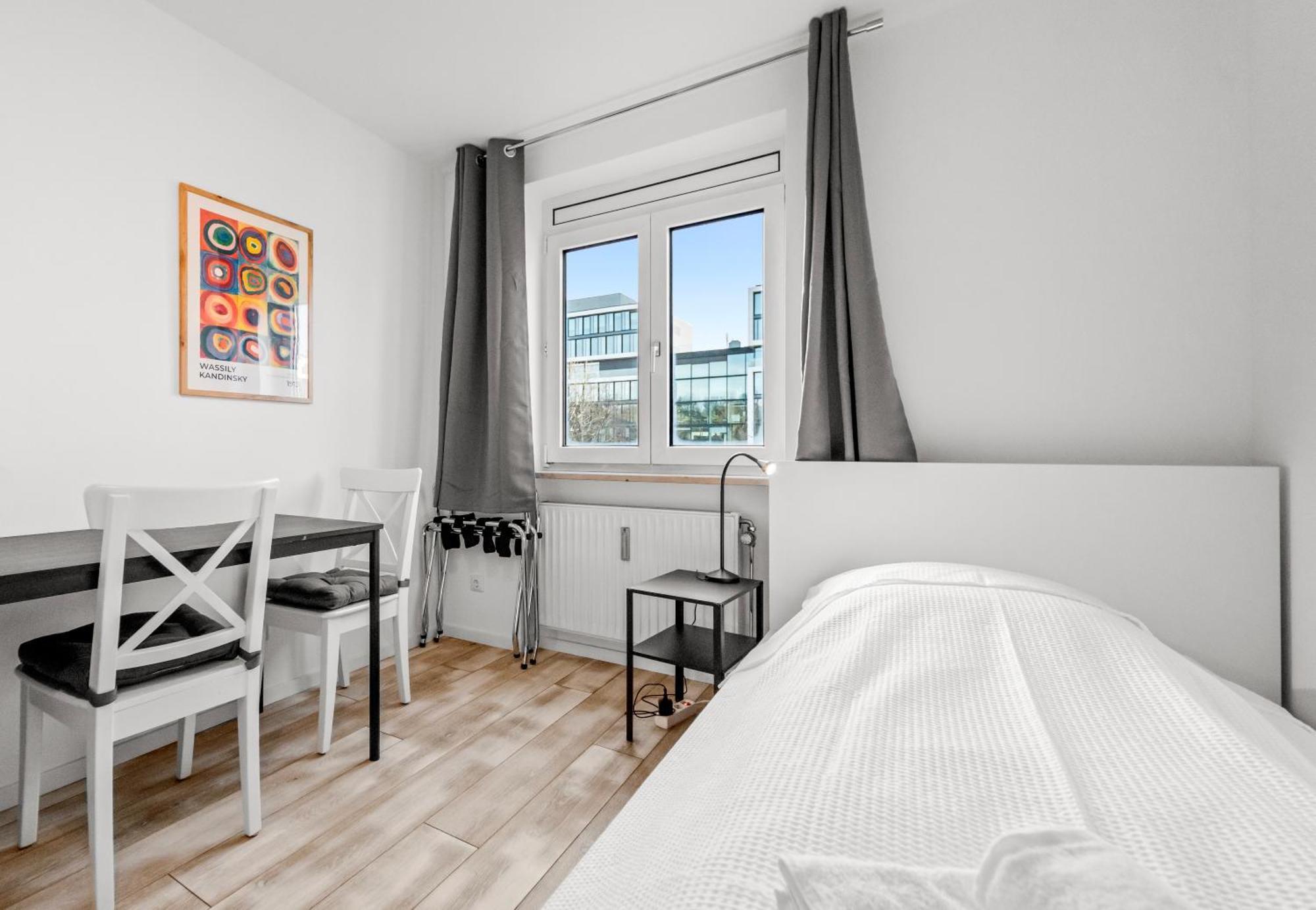 8 Min Per U-bahn Zum Marienplatz - 120 Qm Schwabing - 3 Sz - 2 Baeder - 9 Personen Appartement Munich